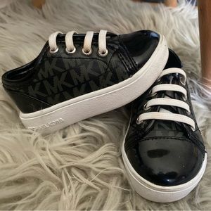 Michael Kors Ivy Dee T Girls Size 5 Toddler Shoes -Black MK Logo Print Sneaker